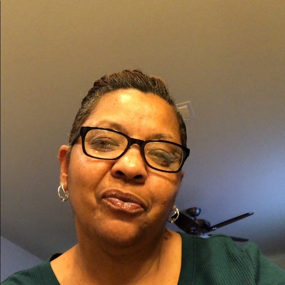 Meet your Posher, Kim - Picture 1 of 1